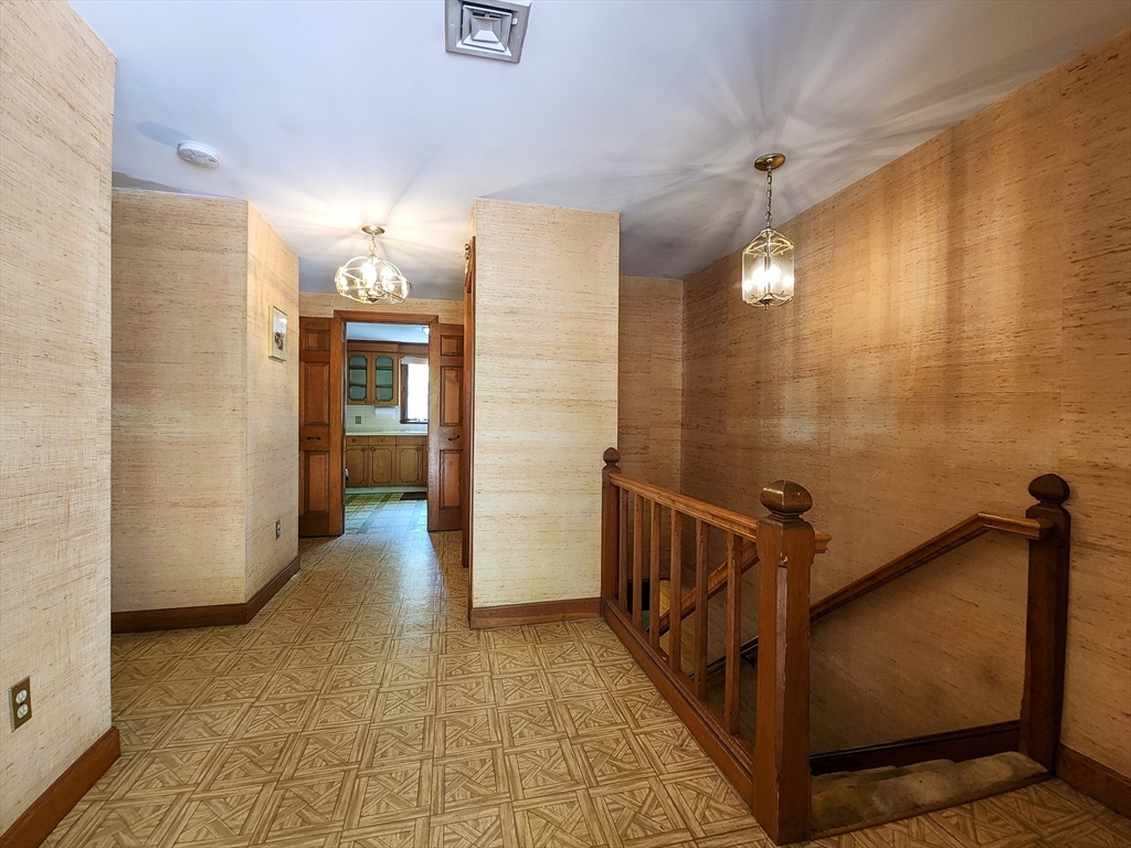 1031 W Main St