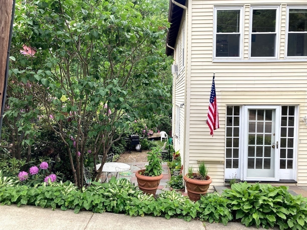 28 Beaconsfield Rd 1