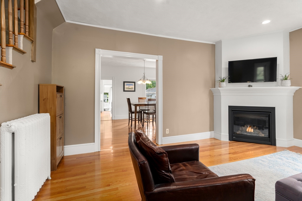 639 Pleasant St 639