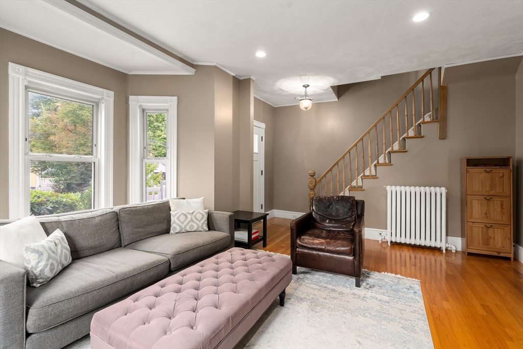 639 Pleasant St 639