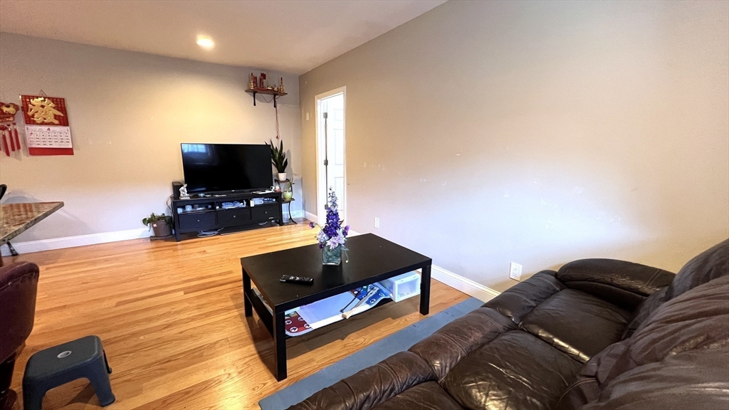21 Linden St 133