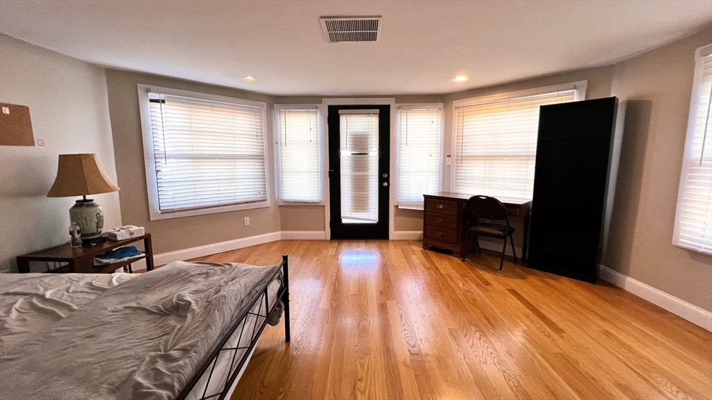 21 Linden St 133