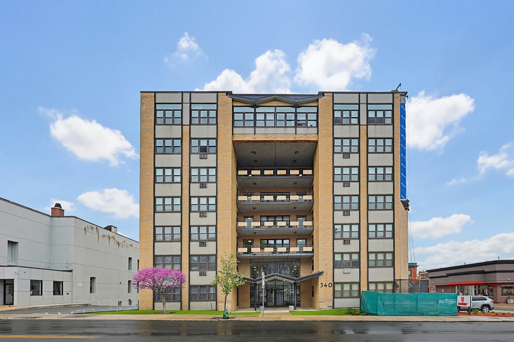 Photo of 340 Main St, Melrose, MA