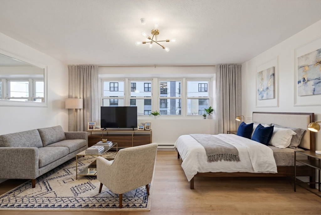 340 Main St 206