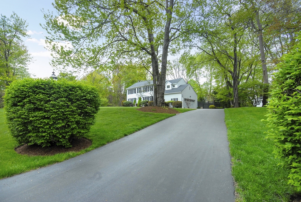 2 Blackthorne Cir, Hopkinton, MA Photo #41