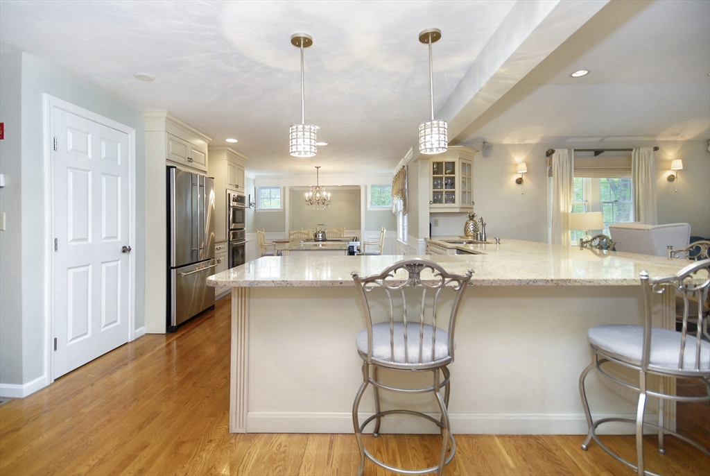 2 Blackthorne Cir, Hopkinton, MA Photo #12