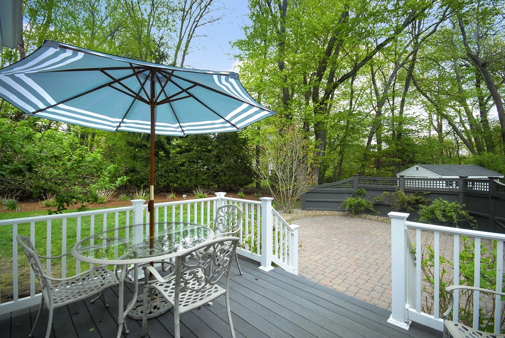2 Blackthorne Cir, Hopkinton, MA Photo #39