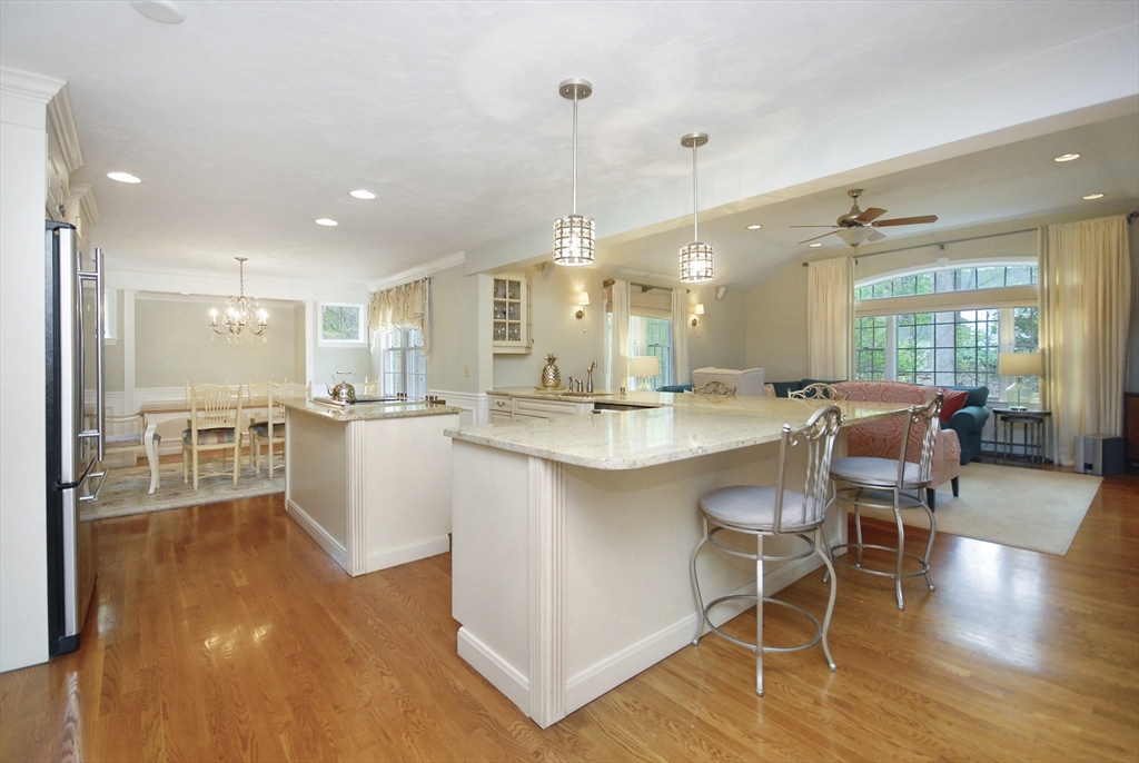 2 Blackthorne Cir, Hopkinton, MA Photo #11