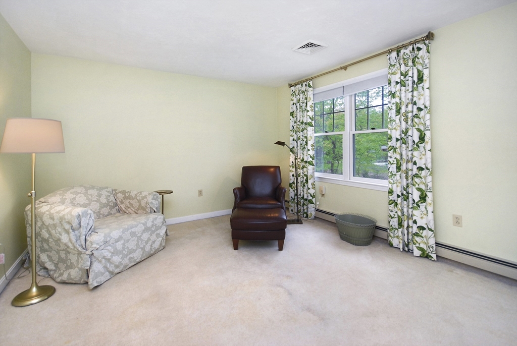 2 Blackthorne Cir, Hopkinton, MA Photo #29