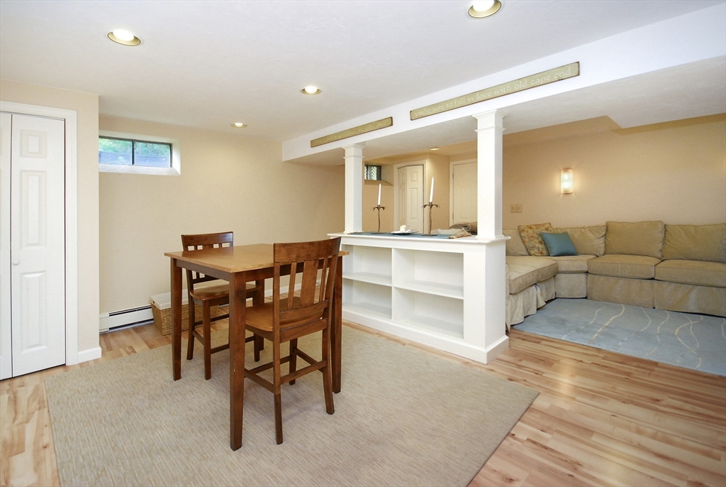 2 Blackthorne Cir, Hopkinton, MA Photo #31