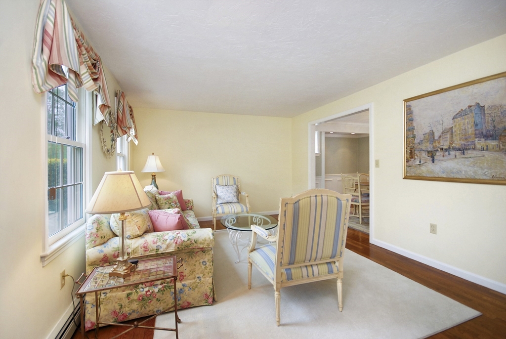2 Blackthorne Cir, Hopkinton, MA Photo #5