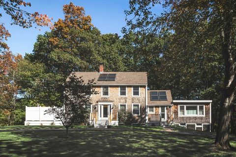 Photo of 8 Old Essex Rd, Ipswich, MA 01938 (MLS # 73448551)