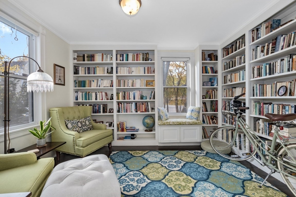 Arlington, Massachusetts 02476, United States, 2 Bedrooms Bedrooms, ,2 BathroomsBathrooms,Residential,Active,242373