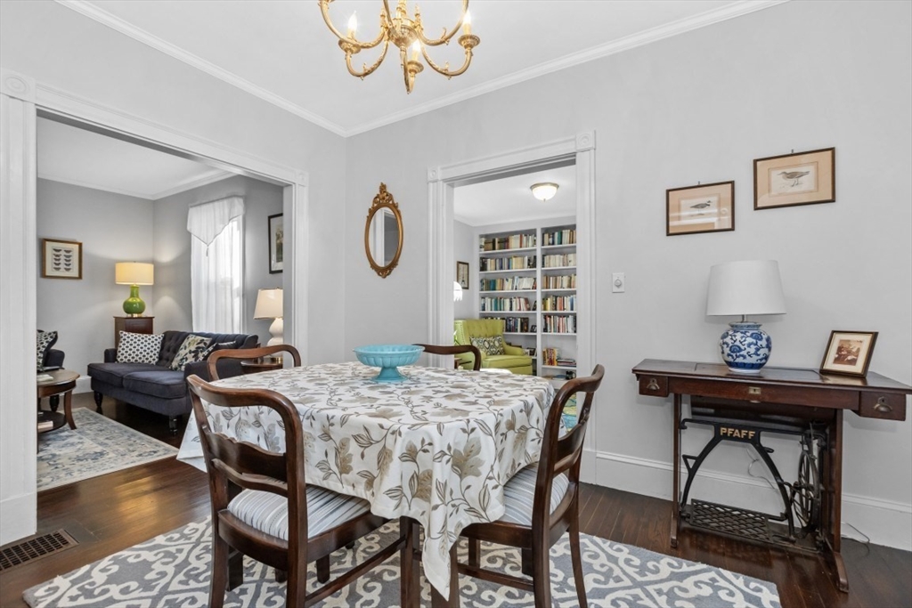 Arlington, Massachusetts 02476, United States, 2 Bedrooms Bedrooms, ,2 BathroomsBathrooms,Residential,Active,242373