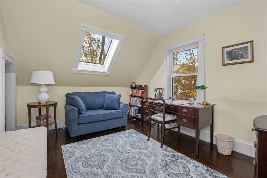 Arlington, Massachusetts 02476, United States, 2 Bedrooms Bedrooms, ,2 BathroomsBathrooms,Residential,Active,242373