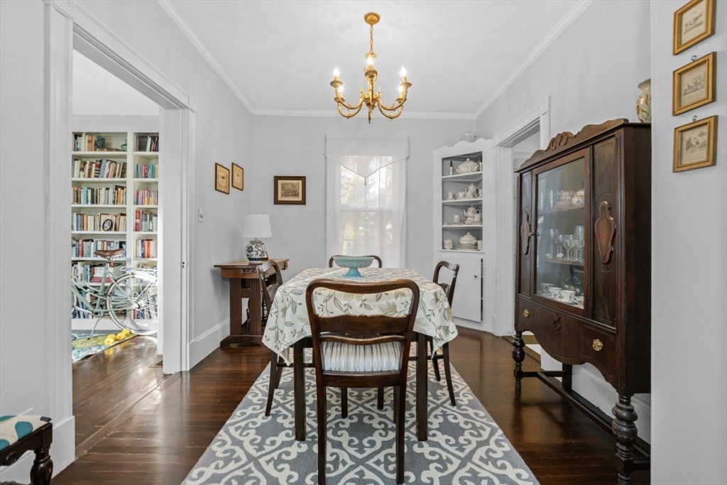 Arlington, Massachusetts 02476, United States, 2 Bedrooms Bedrooms, ,2 BathroomsBathrooms,Residential,Active,242373