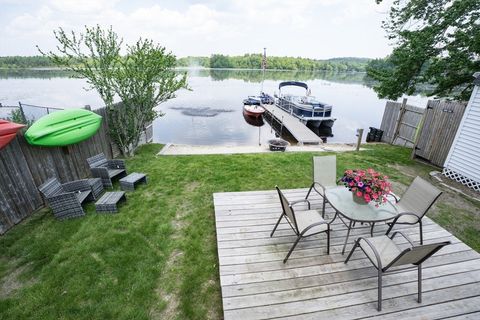 Photo of 15 Maple St, Kingston, NH 03848 (MLS # 73462803)