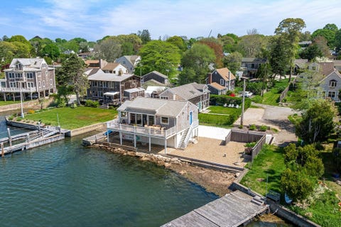 Photo of 8 Bonneau Court, Dartmouth, MA 02748 (MLS # 73536190)