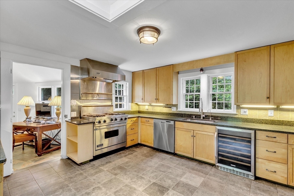 Sandwich, Massachusetts 02563, United States, 5 Bedrooms Bedrooms, ,5 BathroomsBathrooms,Residential,Active,152388