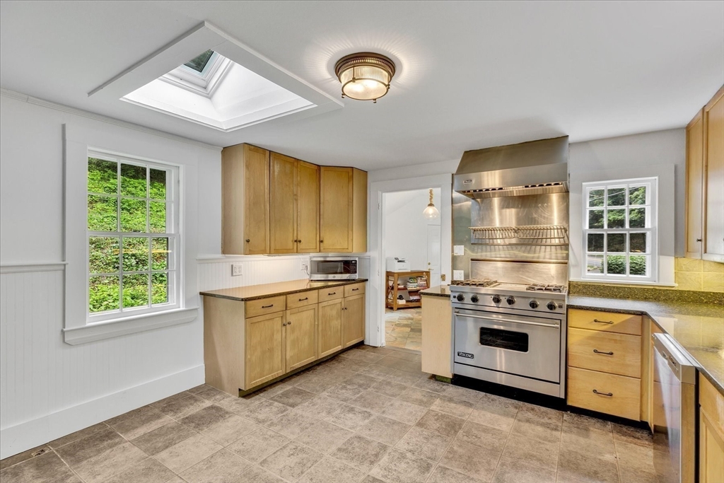 Sandwich, Massachusetts 02563, United States, 5 Bedrooms Bedrooms, ,5 BathroomsBathrooms,Residential,Active,152388