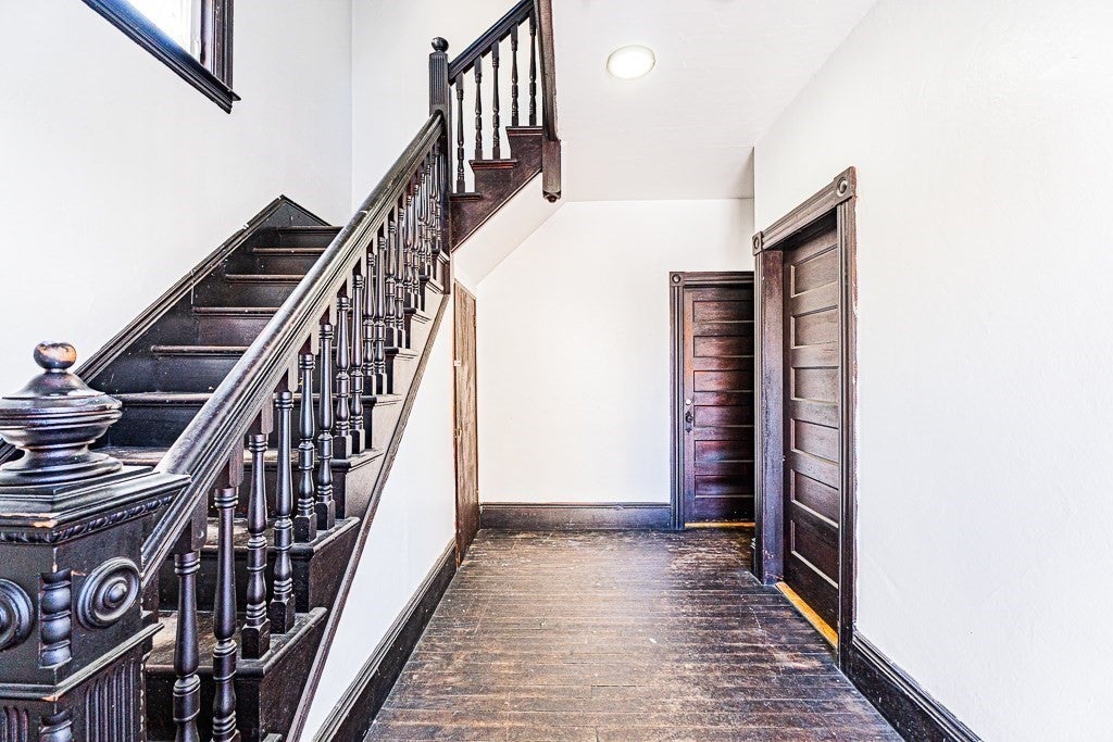 15 Sigel St
