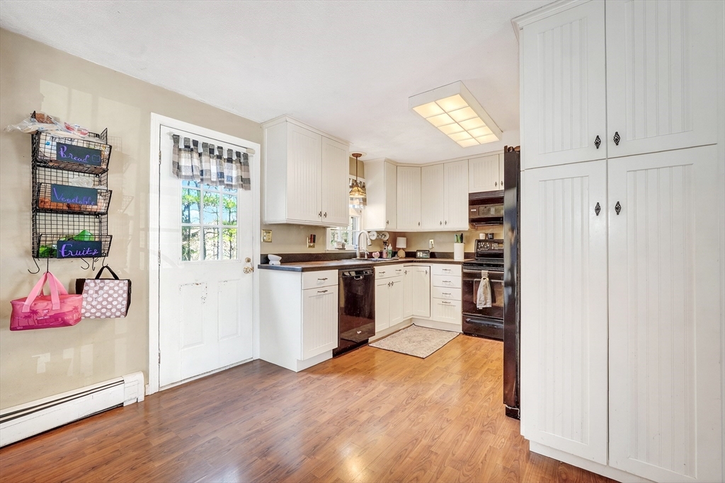 271 Hoyts Wharf Rd