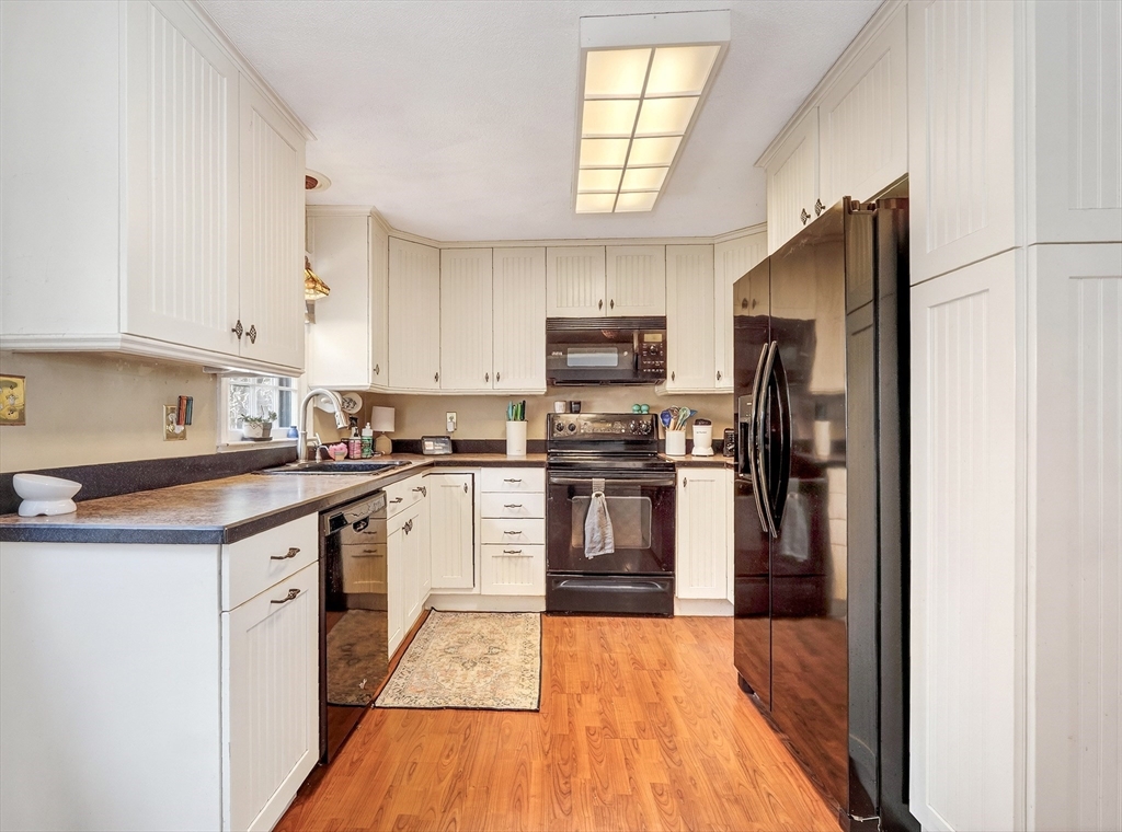 271 Hoyts Wharf Rd