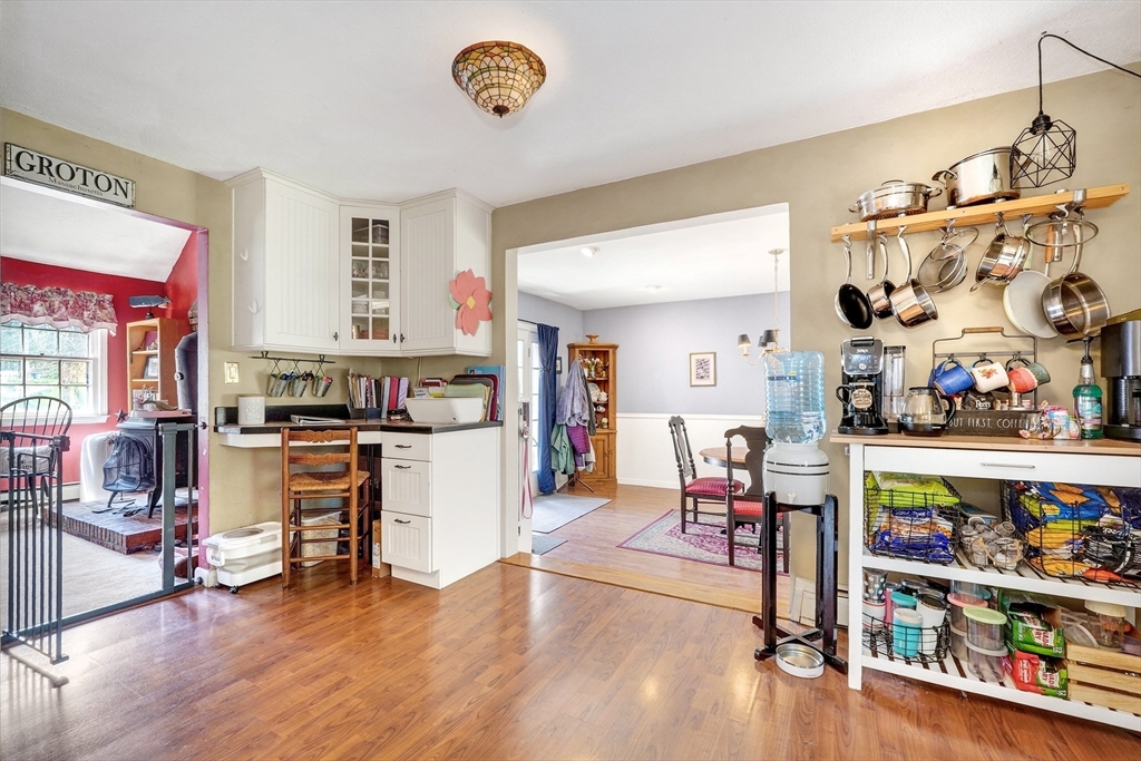 271 Hoyts Wharf Rd