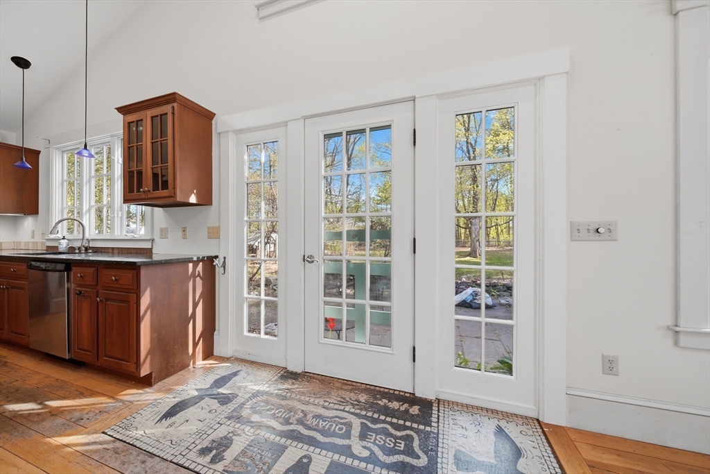 1547 Main St