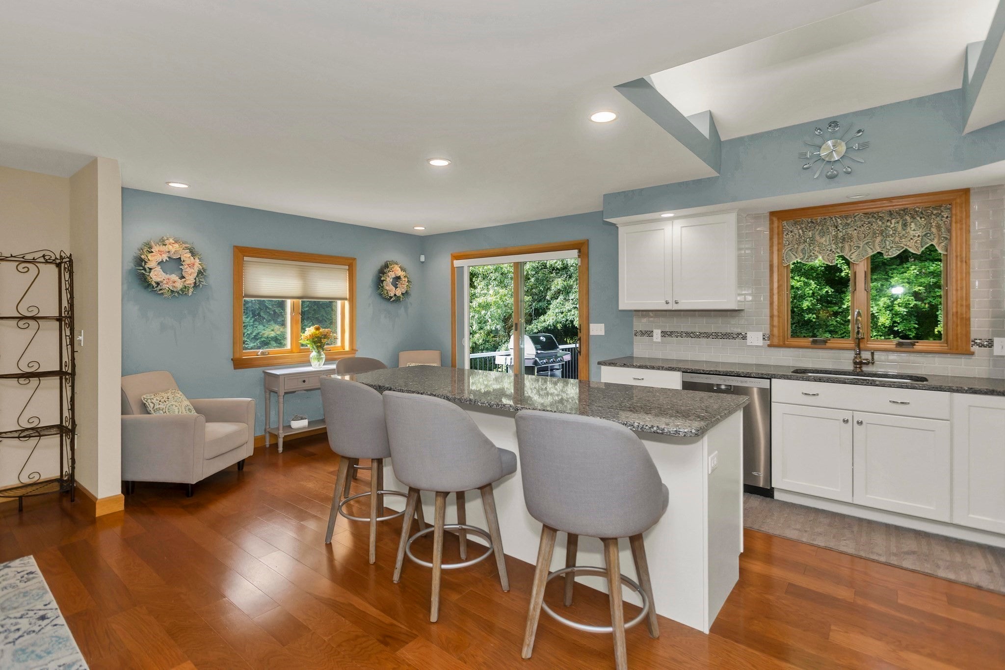5 Tamarack Ln, Agawam, MA Photo #8
