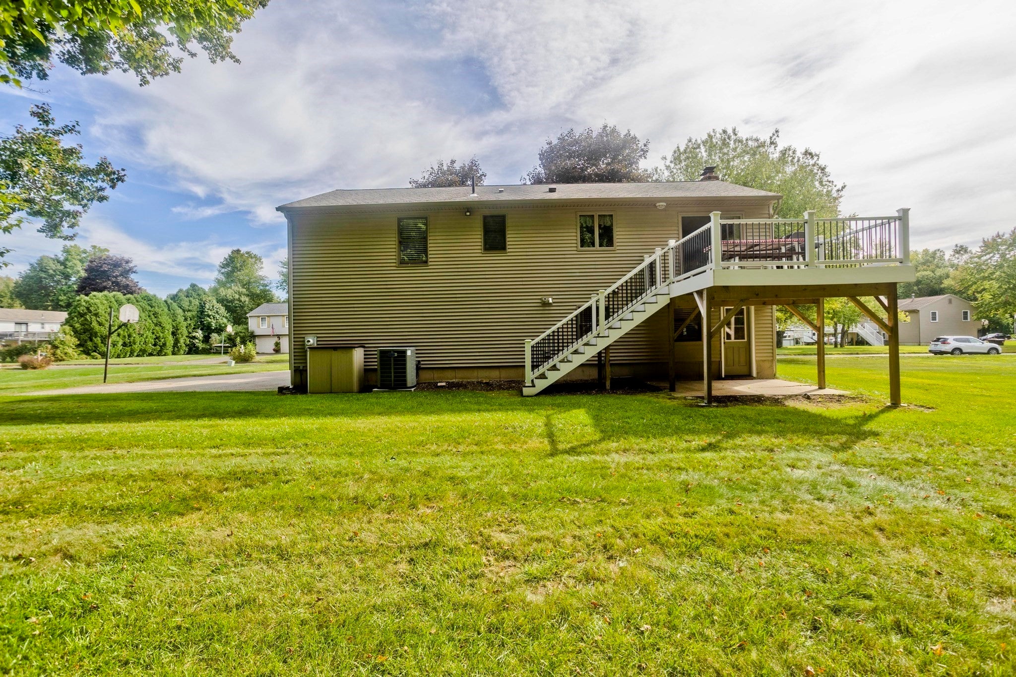 5 Tamarack Ln, Agawam, MA Photo #5