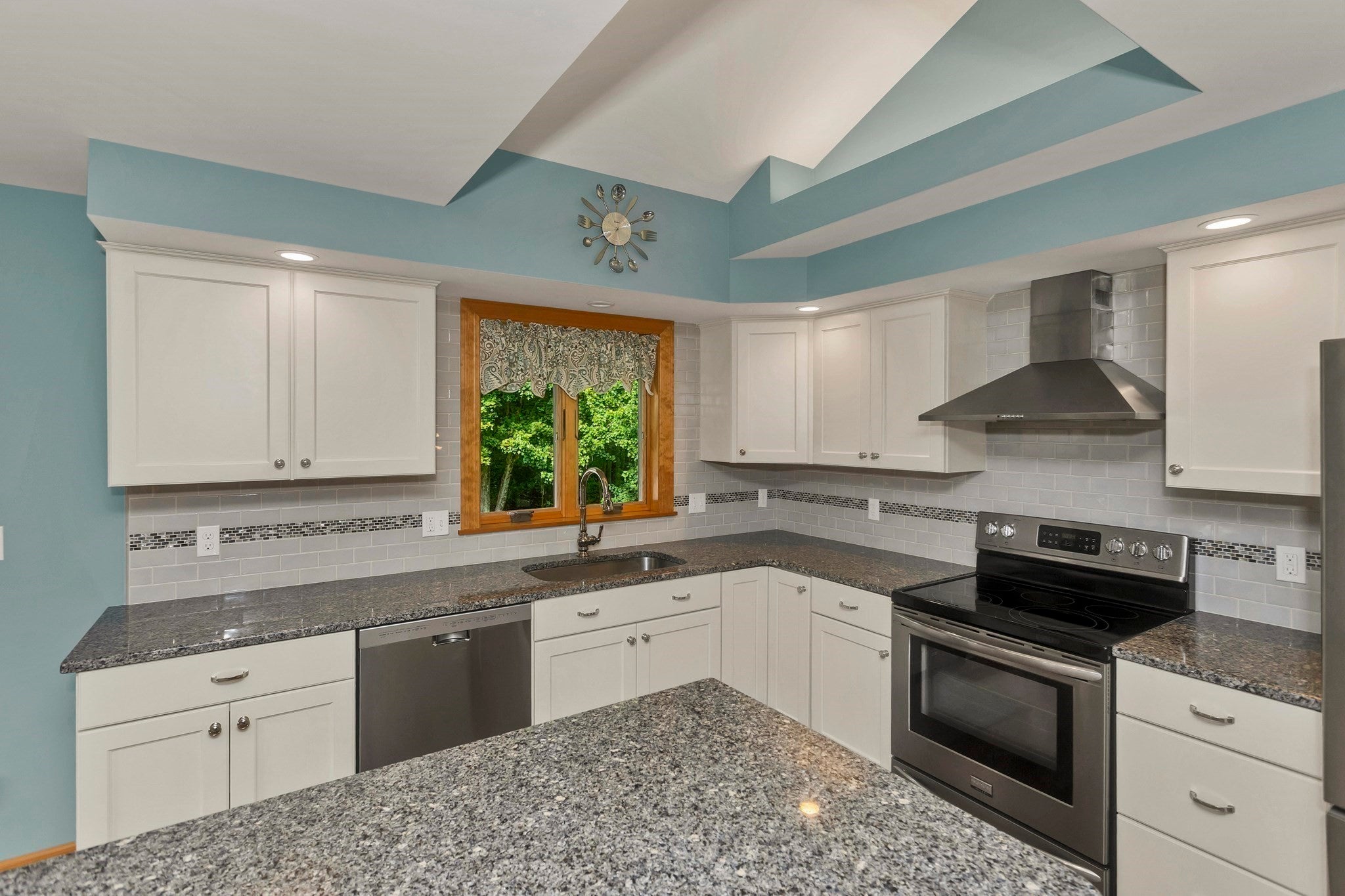 5 Tamarack Ln, Agawam, MA Photo #14