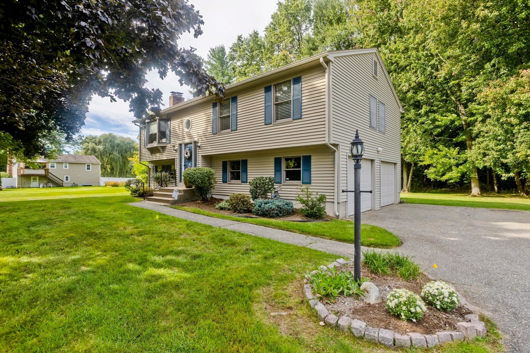 5 Tamarack Ln, Agawam, MA Photo #3