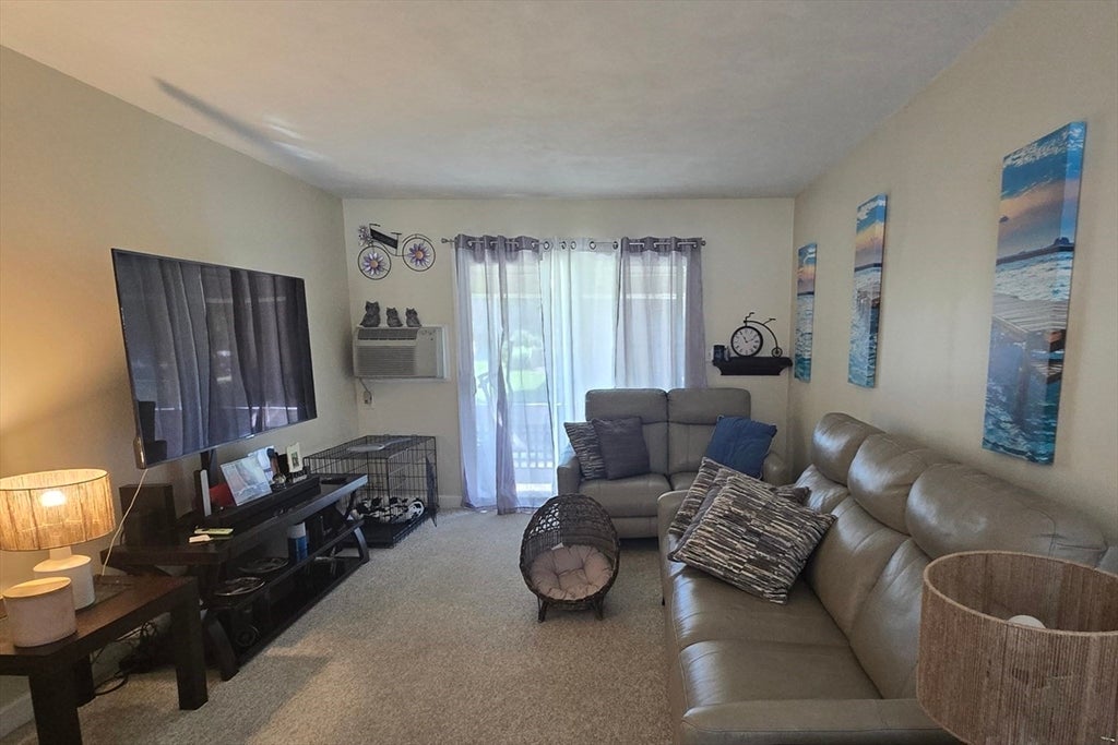 40 Saint Kolbe Dr #C, Holyoke, MA Photo #12