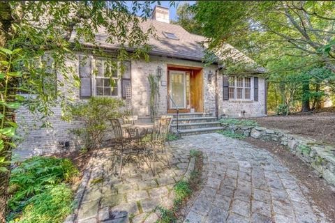 10 Lorraine Cir Newton MA 02468