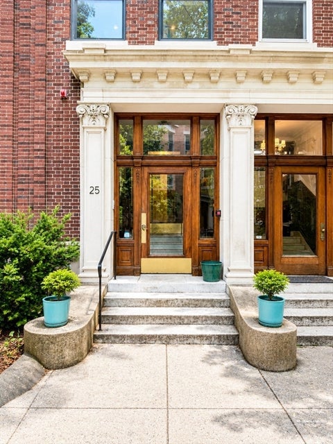 Photo of 25 Euston St #2, Brookline, MA 02446 (MLS # 73541690)
