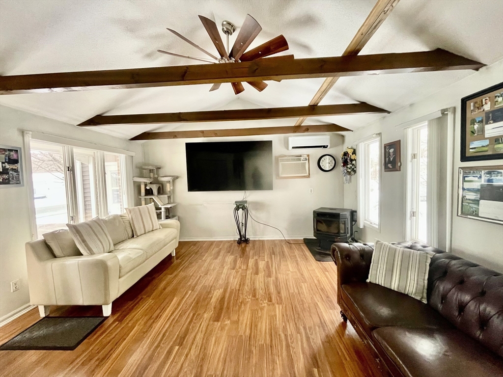 20 Conifer Dr