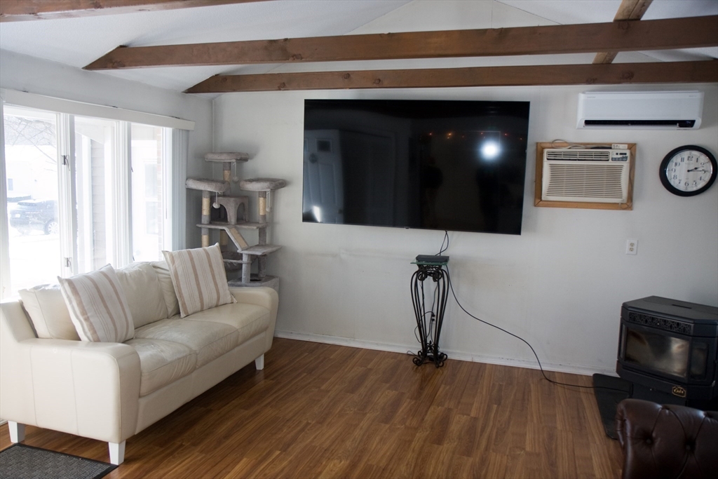 20 Conifer Dr