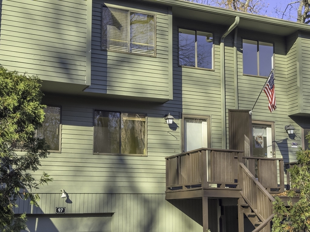 97 Meeting House Path 97