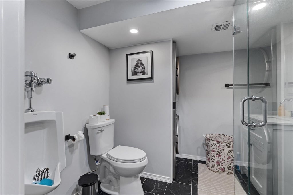 6 Elaine St, Webster, MA Photo #31