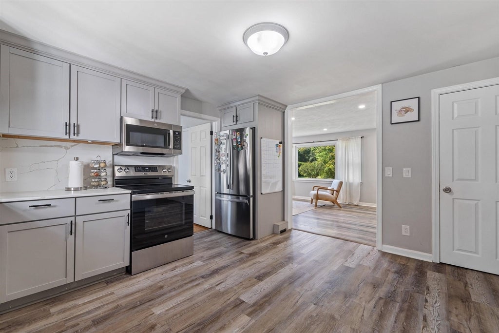 6 Elaine St, Webster, MA Photo #18