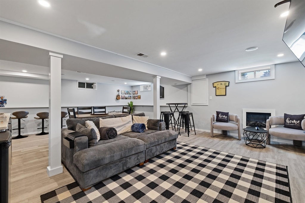 6 Elaine St, Webster, MA Photo #28