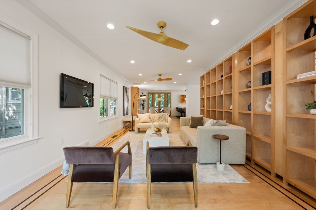 229 Lakeview Avenue