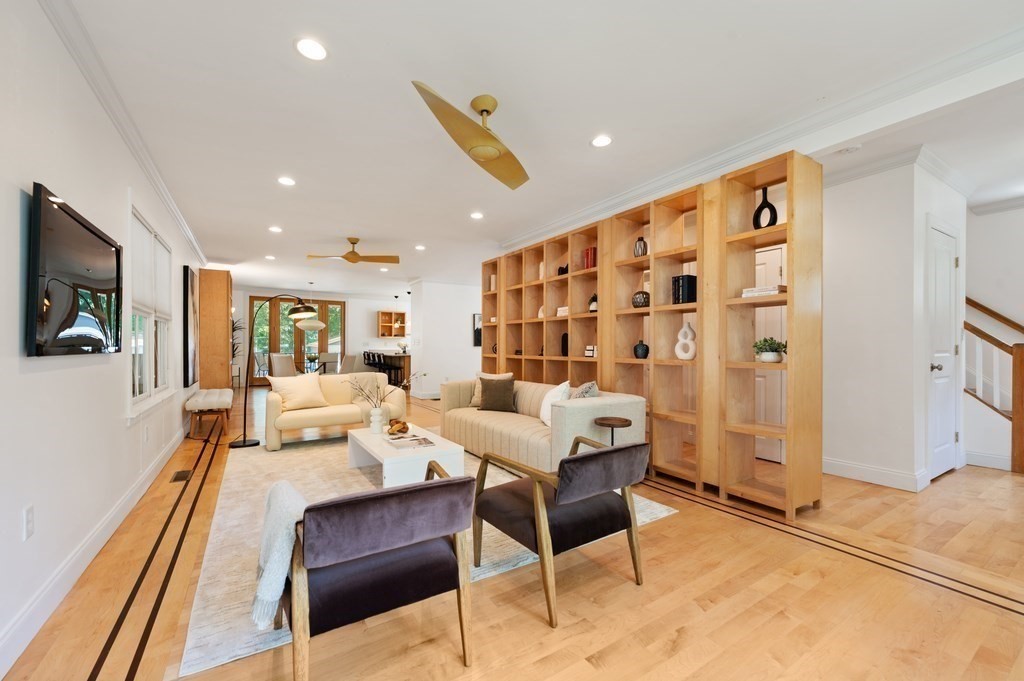 229 Lakeview Avenue