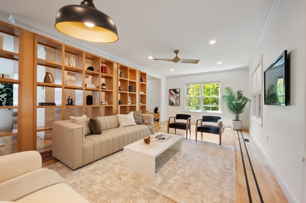 229 Lakeview Avenue
