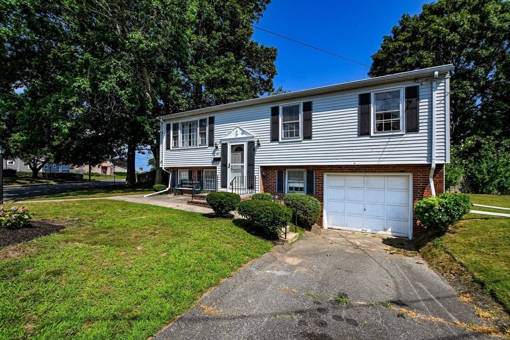 66 Seymour St, New Bedford, MA, 66 Seymour St, New Bedford, MA Photo #24