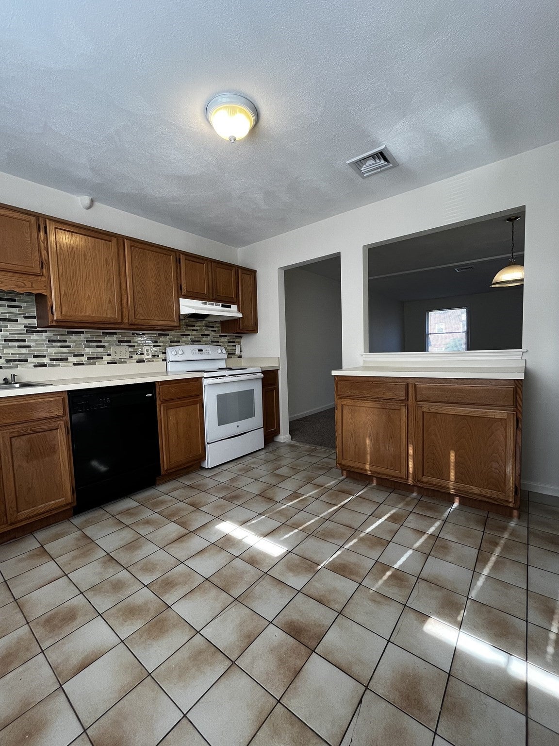 100 Trapelo RD #2, Waltham, MA Photo #2
