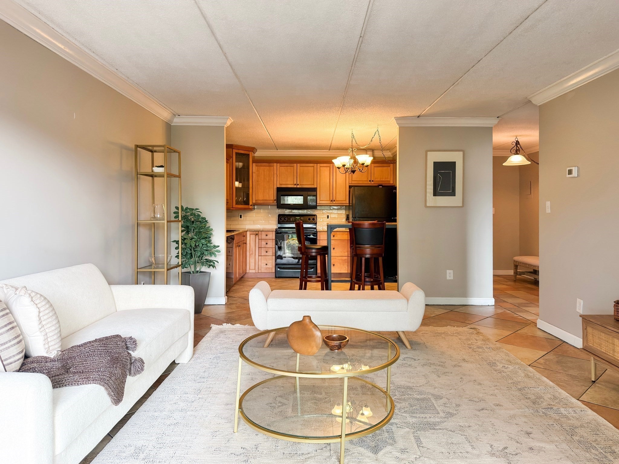 80 N Warren St 37