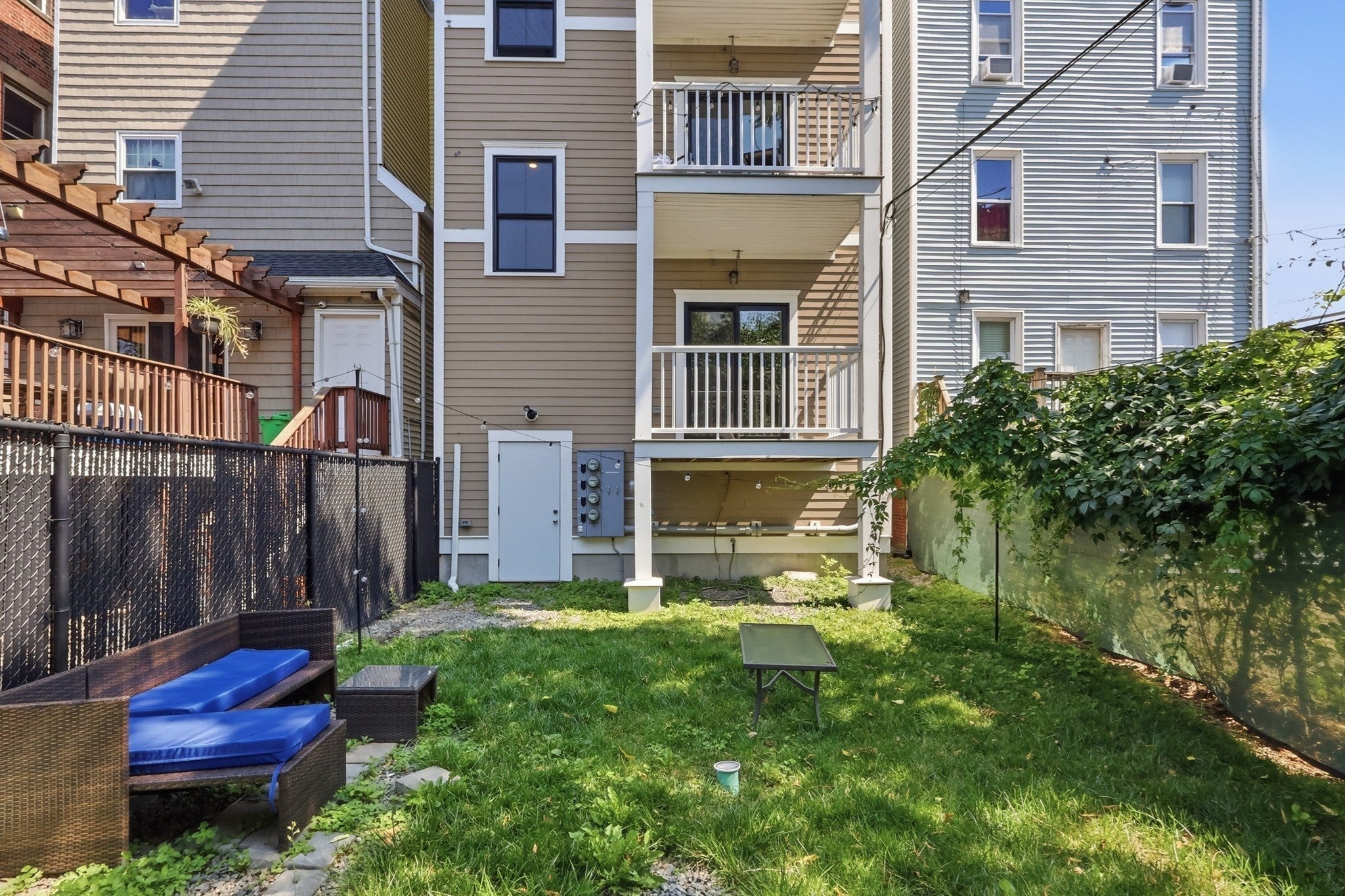 134 Chelsea St #1, Boston, MA Photo #17