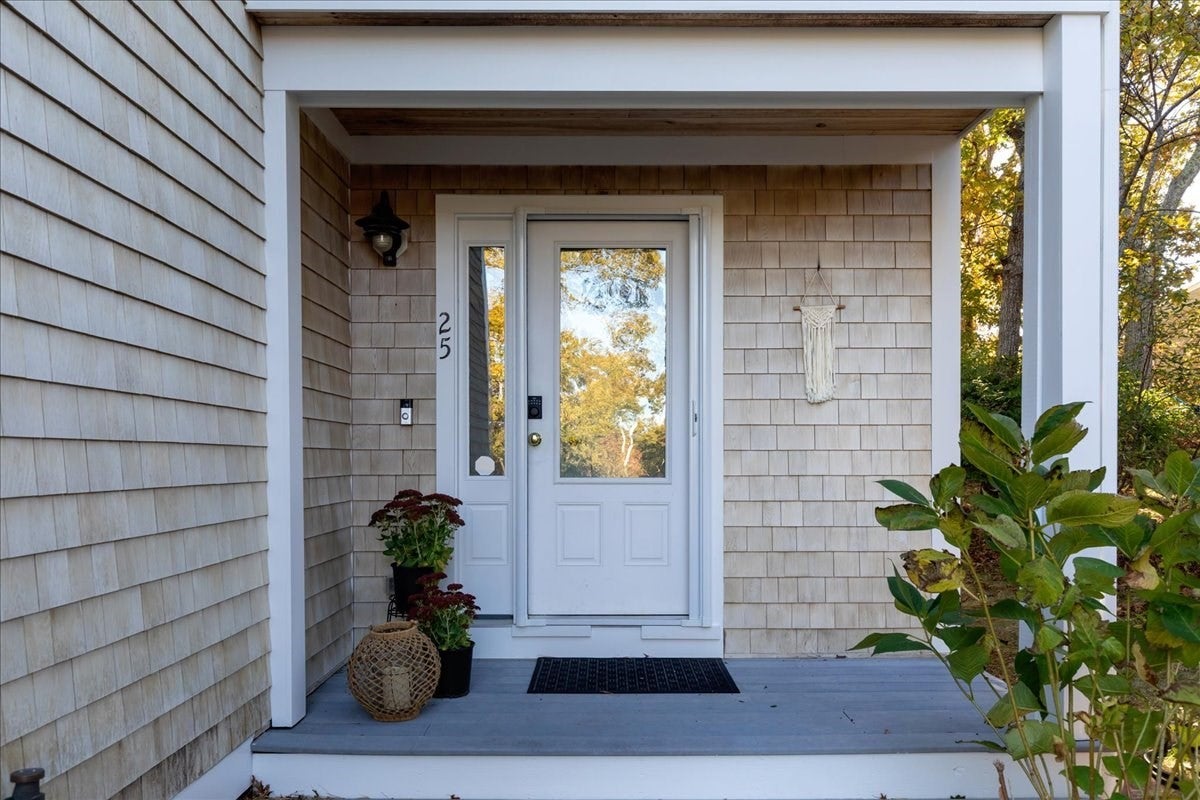 25 King Phillip Rd